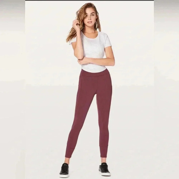 Lululemon In Movement 7/8 Tights Legging’s Everlux 25” in Redwood Size 6 - Picture 2 of 7